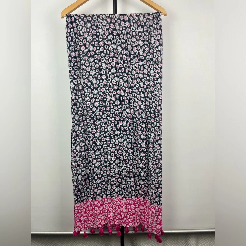 Rebecca Minkoff Daisy White Floral‎ Pink Oblong Tassel Trim Rectangular Scarf